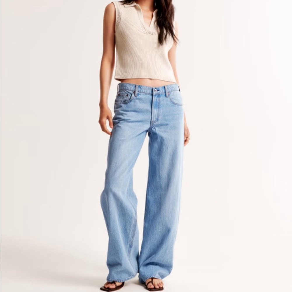 Abercrombie & Fitch Low Rise Ultra Loose Jeans Light Wash 31 Short - Picture 6 of 11